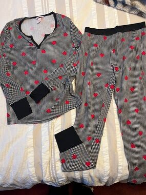 Victorias Secret Heart Print matching pajama set
